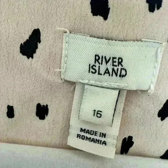 RIVER ISLAND Cream & Black Spotted Peplum Top Size 16 UK (Large US) - Picture 4 of 11